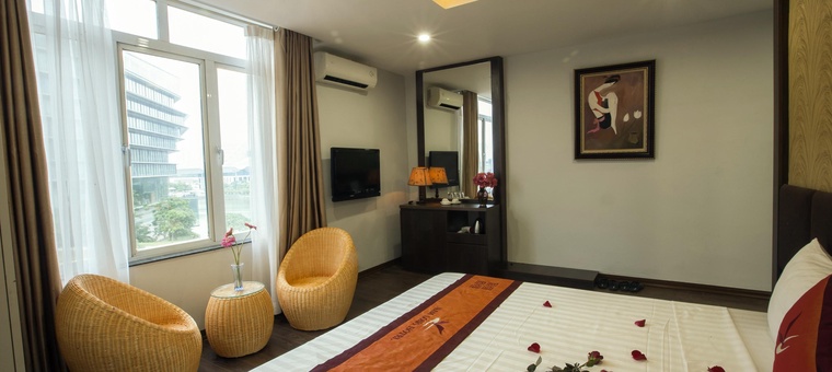 Khách sạn Nam Long Hotel