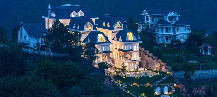 Khách sạn Dalat De Charme Village