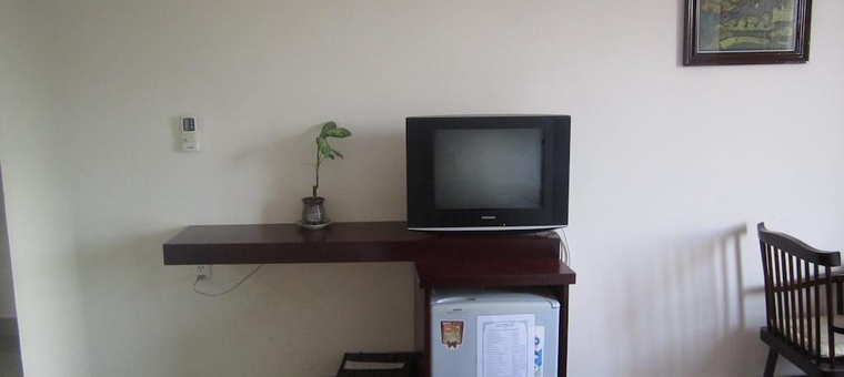 Khách sạn Nhiet Doi Hotel