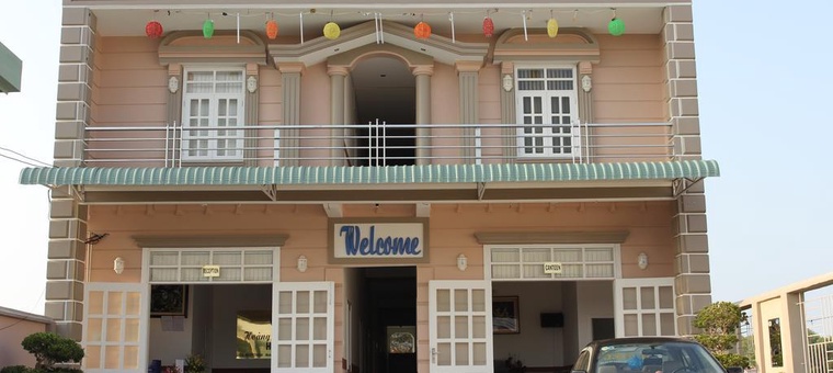Khách sạn Hoang Chanh Tri Hotel