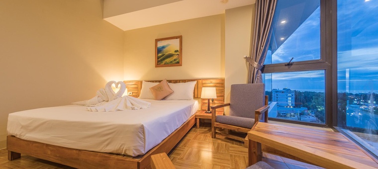 Khách sạn Golden Daisy Hotel